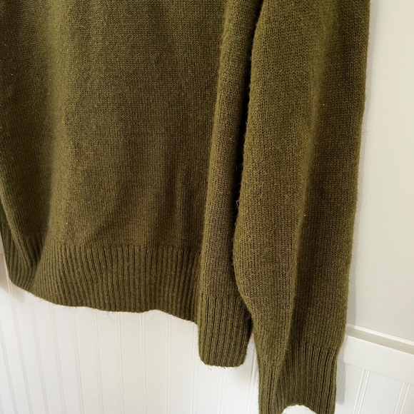 Crewneck Pullover Sweater Green - Picture 3 of 3